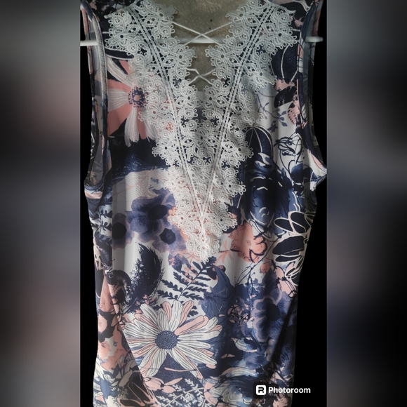 SJS Floral Navy Sleeveless lace back Blouse Size XL - Picture 2 of 4
